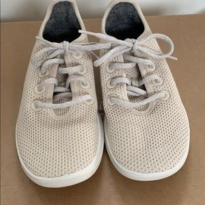 Allbirds Tree Runners. Khaki Size 7